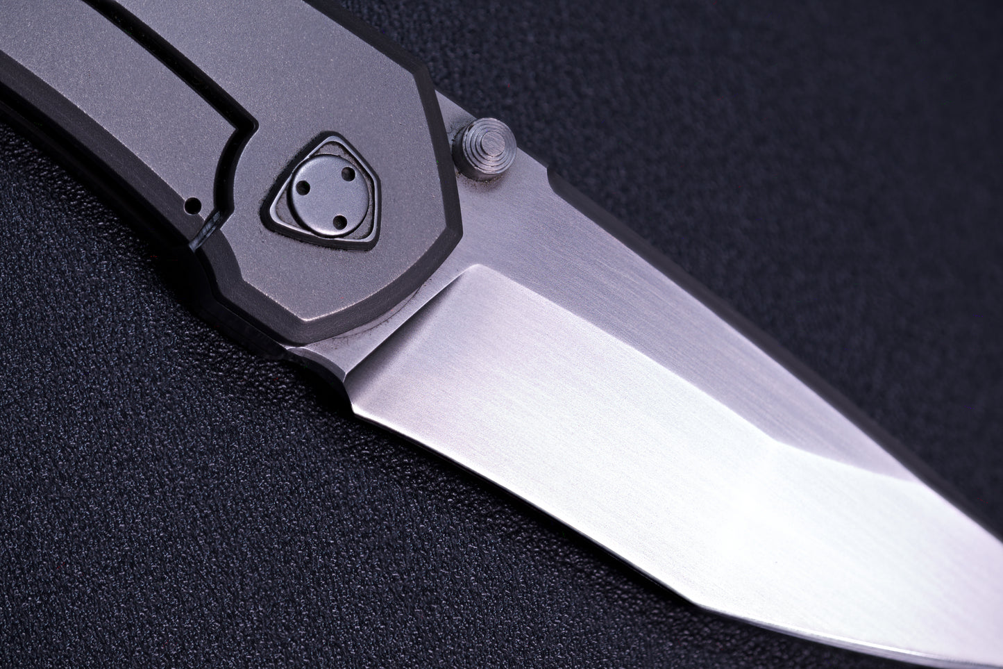 Sharknivco Shiru