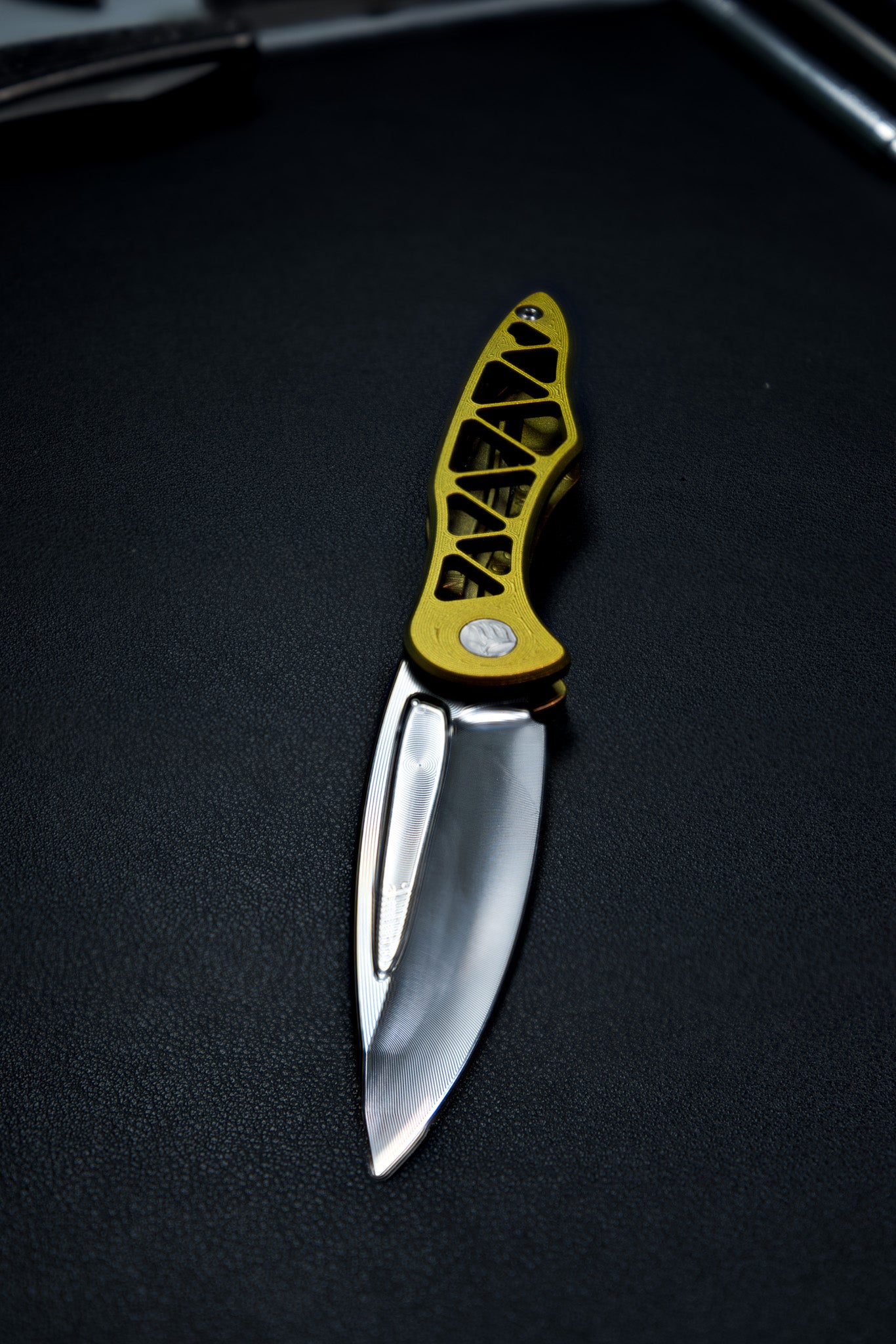 Everburn Brimwulf - Bladeshow Atlanta Colorshift Cerakote