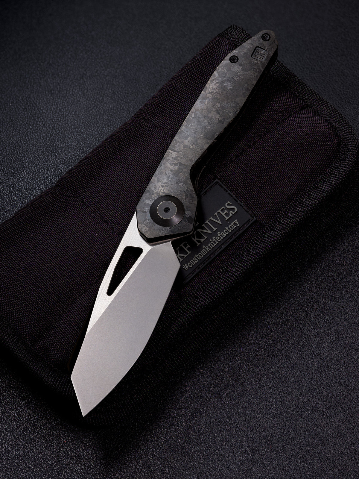 Keanison x CKF Basset Hound - CrTi